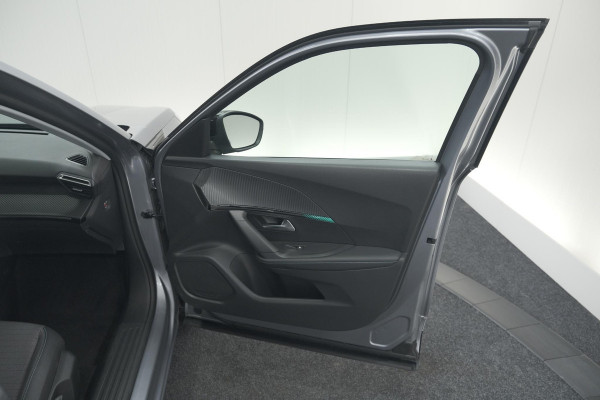 Peugeot e-2008 EV Allure Pack 50 kWh | 3 Fase Laadfunctie | Camera | Navigatie | Parkeersensoren | Apple Carplay