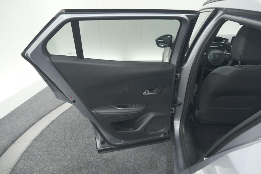 Peugeot e-2008 EV Allure Pack 50 kWh | 3 Fase Laadfunctie | Camera | Navigatie | Parkeersensoren | Apple Carplay