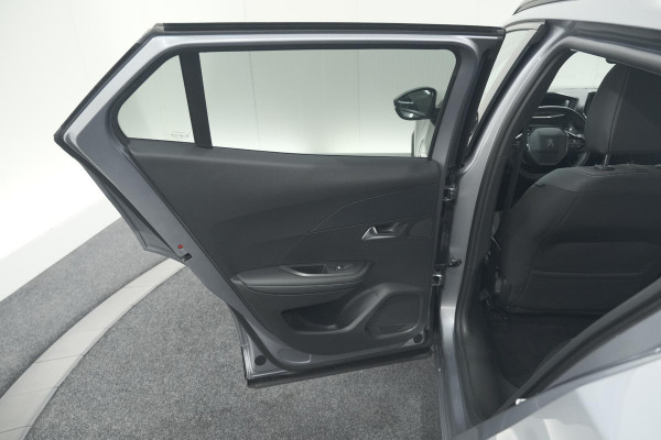 Peugeot e-2008 EV Allure Pack 50 kWh | 3 Fase Laadfunctie | Camera | Navigatie | Parkeersensoren | Apple Carplay
