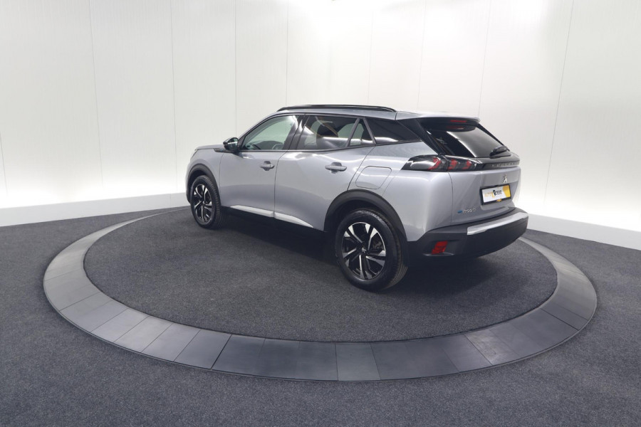 Peugeot e-2008 EV Allure Pack 50 kWh | 3 Fase Laadfunctie | Camera | Navigatie | Parkeersensoren | Apple Carplay