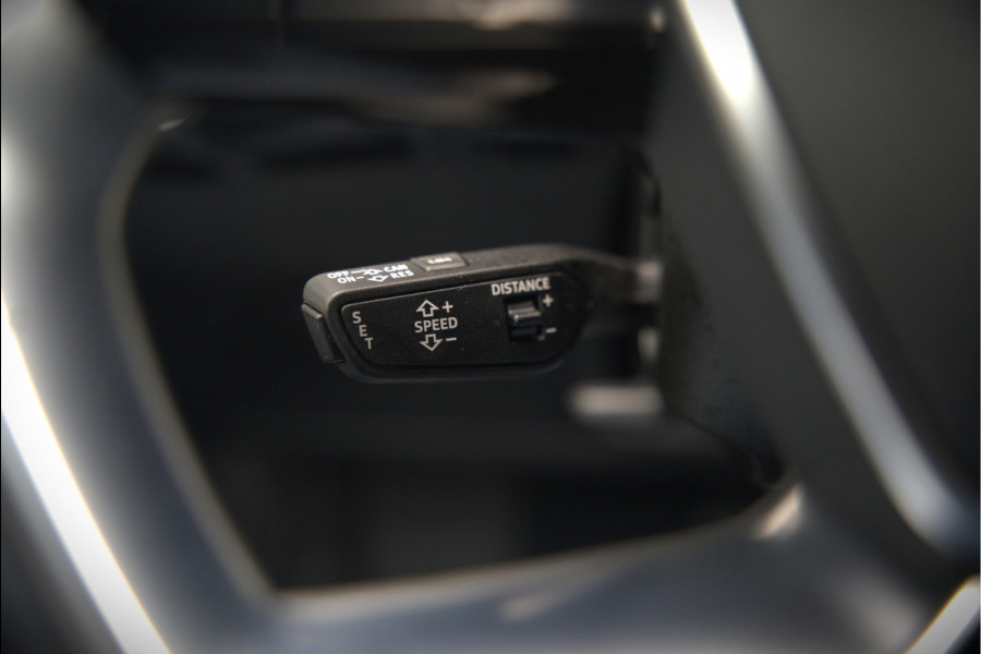 Audi e-tron e-tron 50 quattro Launch edition plus 71 kWh | Black Edition | Panoramadak | Memory Seats | Camera | Luchtvering | Adaptive Cruise Control | Keyless | Matrix LED | Leder | Stoelverwarming | NAP |
