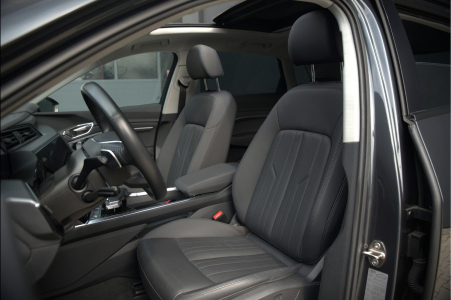Audi e-tron e-tron 50 quattro Launch edition plus 71 kWh | Black Edition | Panoramadak | Memory Seats | Camera | Luchtvering | Adaptive Cruise Control | Keyless | Matrix LED | Leder | Stoelverwarming | NAP |
