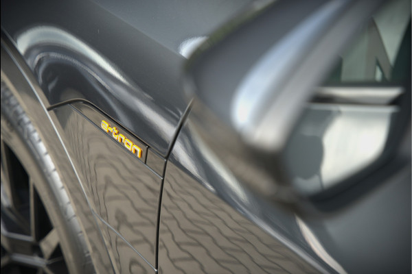 Audi e-tron e-tron 50 quattro Launch edition plus 71 kWh | Black Edition | Panoramadak | Memory Seats | Camera | Luchtvering | Adaptive Cruise Control | Keyless | Matrix LED | Leder | Stoelverwarming | NAP |