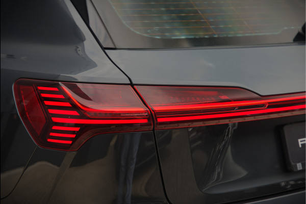Audi e-tron e-tron 50 quattro Launch edition plus 71 kWh | Black Edition | Panoramadak | Memory Seats | Camera | Luchtvering | Adaptive Cruise Control | Keyless | Matrix LED | Leder | Stoelverwarming | NAP |