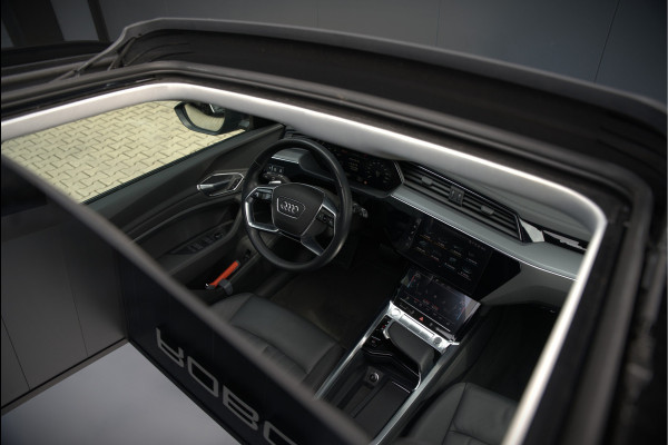 Audi e-tron e-tron 50 quattro Launch edition plus 71 kWh | Black Edition | Panoramadak | Memory Seats | Camera | Luchtvering | Adaptive Cruise Control | Keyless | Matrix LED | Leder | Stoelverwarming | NAP |
