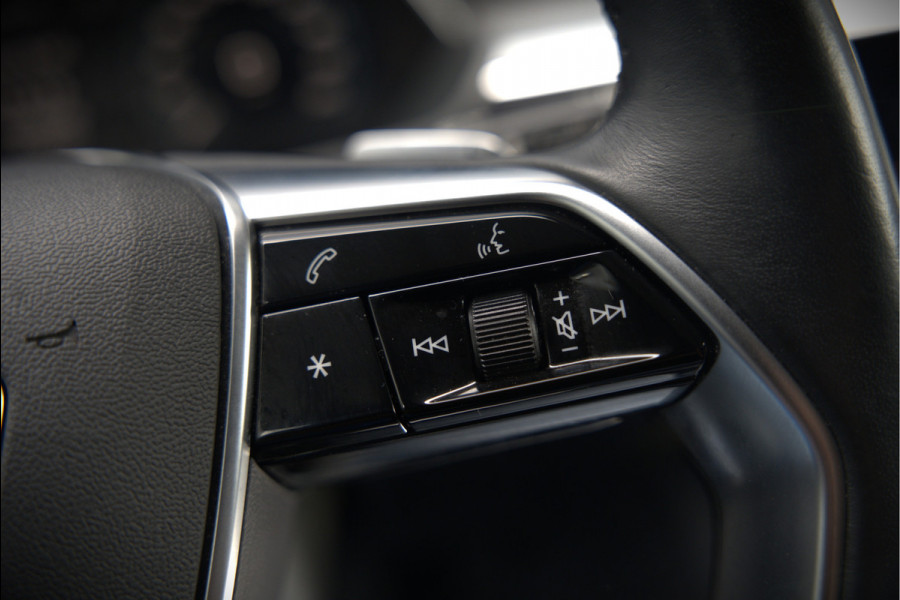 Audi e-tron e-tron 50 quattro Launch edition plus 71 kWh | Black Edition | Panoramadak | Memory Seats | Camera | Luchtvering | Adaptive Cruise Control | Keyless | Matrix LED | Leder | Stoelverwarming | NAP |