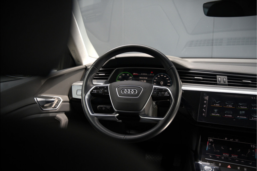 Audi e-tron e-tron 50 quattro Launch edition plus 71 kWh | Black Edition | Panoramadak | Memory Seats | Camera | Luchtvering | Adaptive Cruise Control | Keyless | Matrix LED | Leder | Stoelverwarming | NAP |