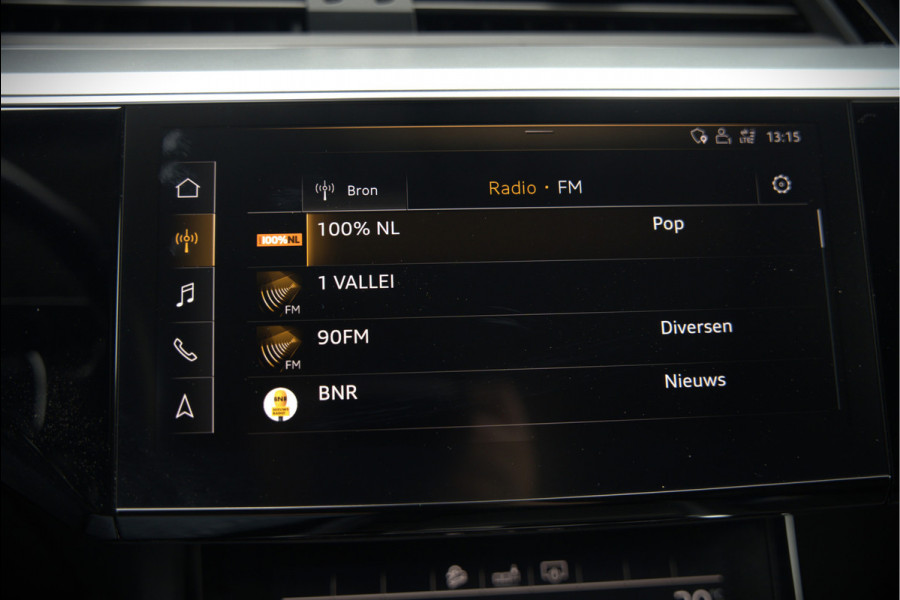 Audi e-tron e-tron 50 quattro Launch edition plus 71 kWh | Black Edition | Panoramadak | Memory Seats | Camera | Luchtvering | Adaptive Cruise Control | Keyless | Matrix LED | Leder | Stoelverwarming | NAP |