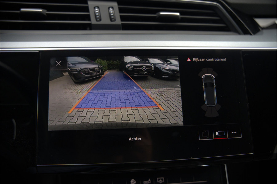 Audi e-tron e-tron 50 quattro Launch edition plus 71 kWh | Black Edition | Panoramadak | Memory Seats | Camera | Luchtvering | Adaptive Cruise Control | Keyless | Matrix LED | Leder | Stoelverwarming | NAP |