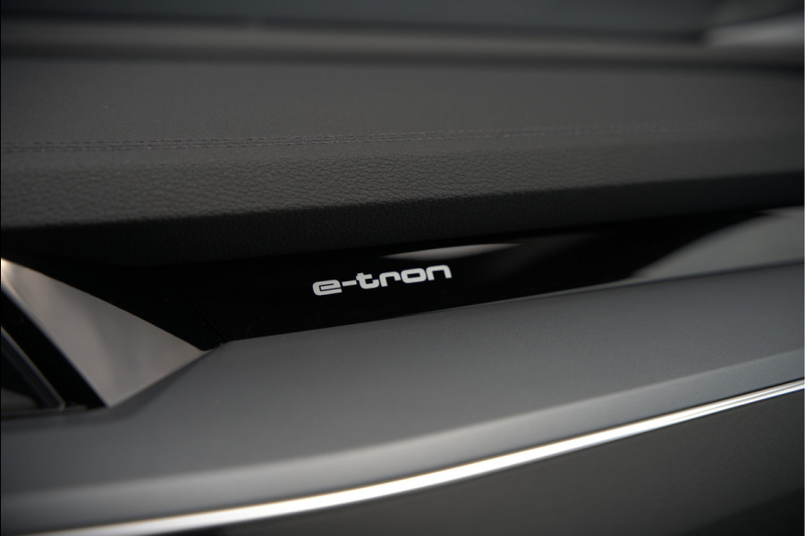 Audi e-tron e-tron 50 quattro Launch edition plus 71 kWh | Black Edition | Panoramadak | Memory Seats | Camera | Luchtvering | Adaptive Cruise Control | Keyless | Matrix LED | Leder | Stoelverwarming | NAP |