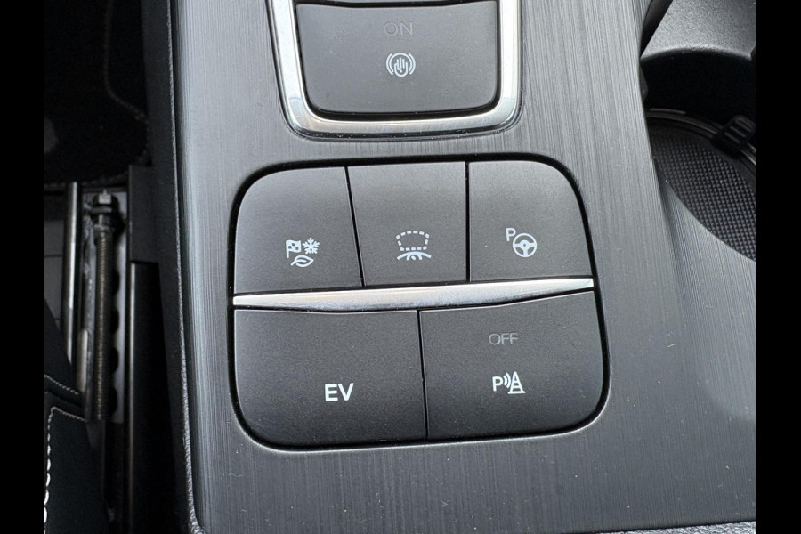 Ford Kuga 2.5 PHEV Vignale 225pk | Driver Assistance Pack | Technology Pack | Winterpack | Trekhaak afneembaar | Set winter velgen | 1.500kg Trekgewicht