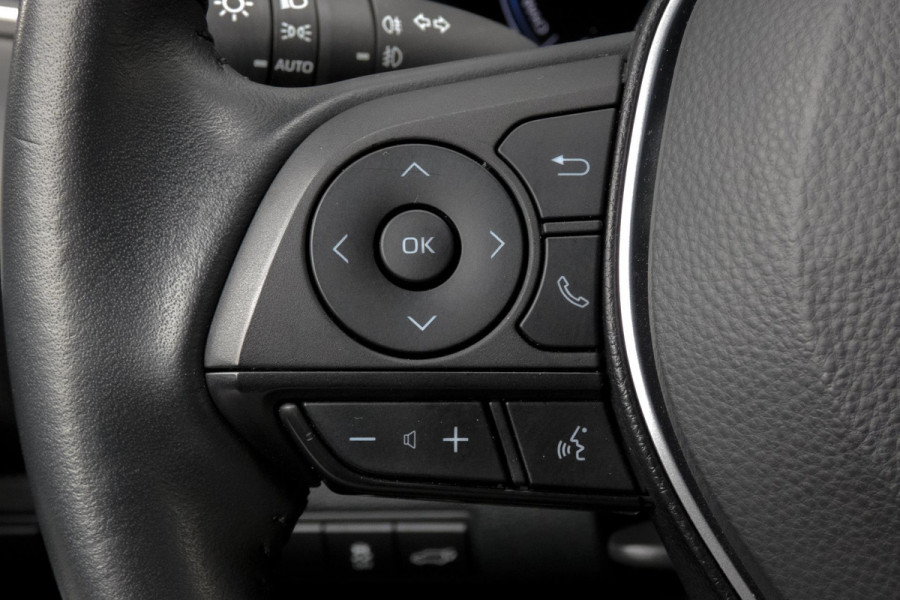 Toyota Corolla Touring Sports Hybrid 140 Executive | ADAPTIEVE CRUISE CONTROL | HEAD UP | STOELVERWARMING | TREKHAAK
