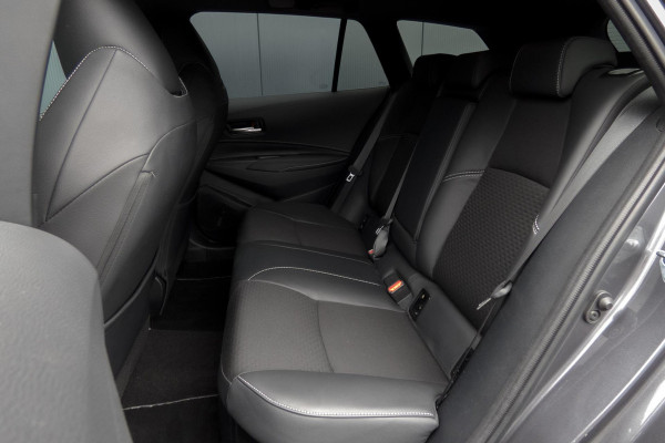 Toyota Corolla Touring Sports Hybrid 140 Executive | ADAPTIEVE CRUISE CONTROL | HEAD UP | STOELVERWARMING | TREKHAAK