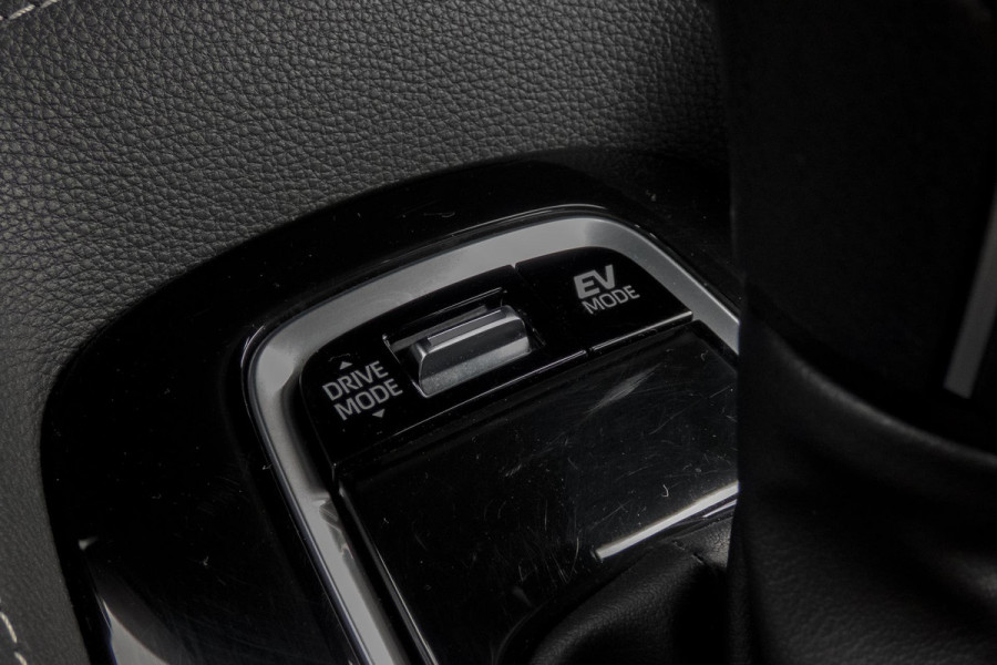 Toyota Corolla Touring Sports Hybrid 140 Executive | ADAPTIEVE CRUISE CONTROL | HEAD UP | STOELVERWARMING | TREKHAAK