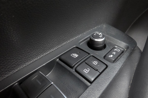 Toyota Corolla Touring Sports Hybrid 140 Executive | ADAPTIEVE CRUISE CONTROL | HEAD UP | STOELVERWARMING | TREKHAAK