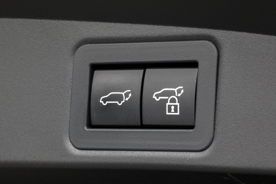 Toyota Corolla Touring Sports Hybrid 140 Executive | ADAPTIEVE CRUISE CONTROL | HEAD UP | STOELVERWARMING | TREKHAAK