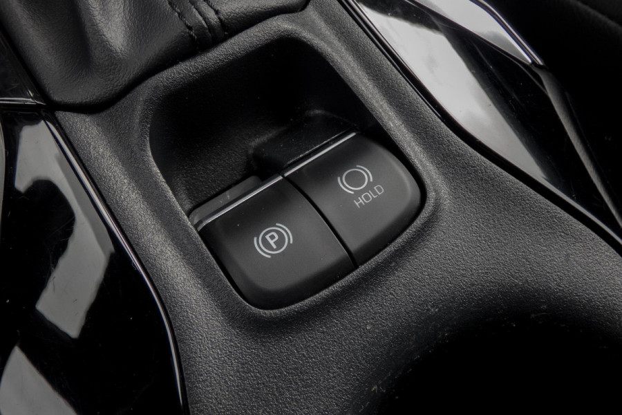 Toyota Corolla Touring Sports Hybrid 140 Executive | ADAPTIEVE CRUISE CONTROL | HEAD UP | STOELVERWARMING | TREKHAAK