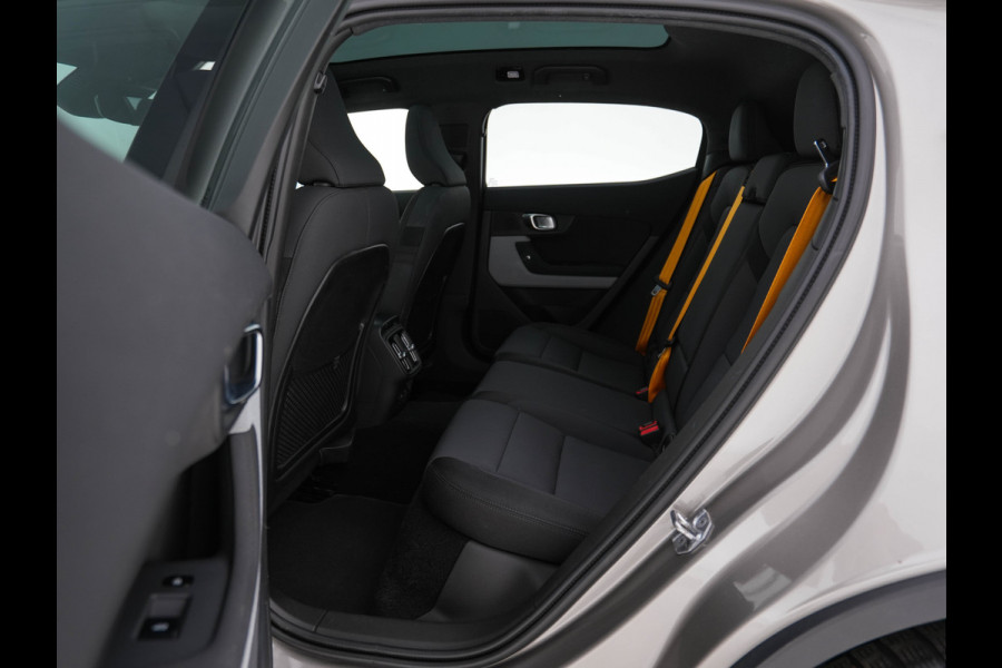 Polestar 2 Long Range Dual Motor Launch Edition 78kWh AWD [ 3-Fase ] (INCL-BTW) *PANO | NAVI-FULLMAP | HARMAN/KARDON-AUDIO | FULL-LED | KEYLESS | TOPVIEW | LANE-ASSIST | DIGI-COCKPIT | DAB+ | SPORT-SEATS | CARPLAY | TOWBAR | BLINDSPOT | 20''ALU*