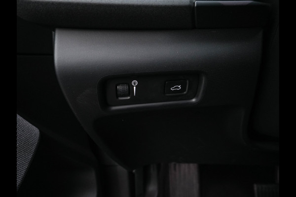 Polestar 2 Long Range Dual Motor Launch Edition 78kWh AWD [ 3-Fase ] (INCL-BTW) *PANO | NAVI-FULLMAP | HARMAN/KARDON-AUDIO | FULL-LED | KEYLESS | TOPVIEW | LANE-ASSIST | DIGI-COCKPIT | DAB+ | SPORT-SEATS | CARPLAY | TOWBAR | BLINDSPOT | 20''ALU*