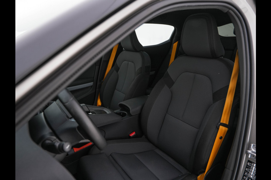 Polestar 2 Long Range Dual Motor Launch Edition 78kWh AWD [ 3-Fase ] (INCL-BTW) *PANO | NAVI-FULLMAP | HARMAN/KARDON-AUDIO | FULL-LED | KEYLESS | TOPVIEW | LANE-ASSIST | DIGI-COCKPIT | DAB+ | SPORT-SEATS | CARPLAY | TOWBAR | BLINDSPOT | 20''ALU*