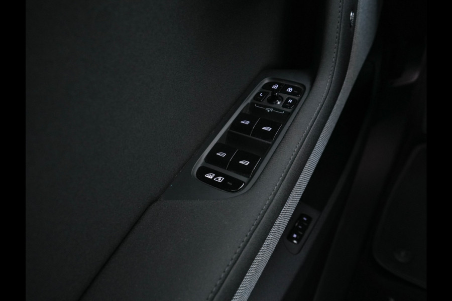 Polestar 2 Long Range Dual Motor Launch Edition 78kWh AWD [ 3-Fase ] (INCL-BTW) *PANO | NAVI-FULLMAP | HARMAN/KARDON-AUDIO | FULL-LED | KEYLESS | TOPVIEW | LANE-ASSIST | DIGI-COCKPIT | DAB+ | SPORT-SEATS | CARPLAY | TOWBAR | BLINDSPOT | 20''ALU*