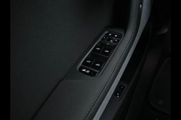 Polestar 2 Long Range Dual Motor Launch Edition 78kWh AWD [ 3-Fase ] (INCL-BTW) *PANO | NAVI-FULLMAP | HARMAN/KARDON-AUDIO | FULL-LED | KEYLESS | TOPVIEW | LANE-ASSIST | DIGI-COCKPIT | DAB+ | SPORT-SEATS | CARPLAY | TOWBAR | BLINDSPOT | 20''ALU*