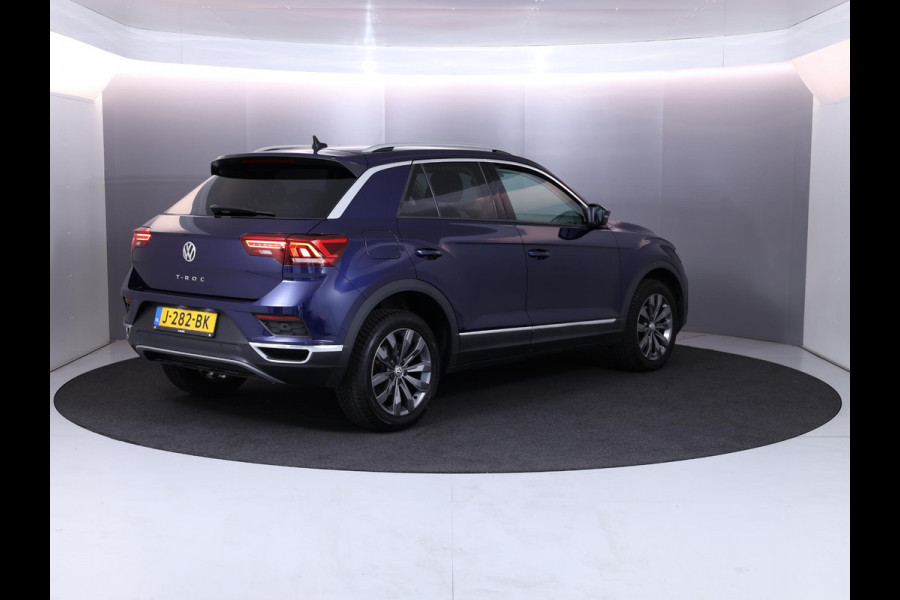 Volkswagen T-Roc 1.5 TSI Sport 150 pk Automaat (DSG) | Navigatie | Parkeersensoren | Achteruitrijcamera | Adaptieve cruise control | LED koplampen |