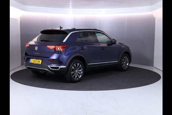 Volkswagen T-Roc 1.5 TSI Sport 150 pk Automaat (DSG) | Navigatie | Parkeersensoren | Achteruitrijcamera | Adaptieve cruise control | LED koplampen |