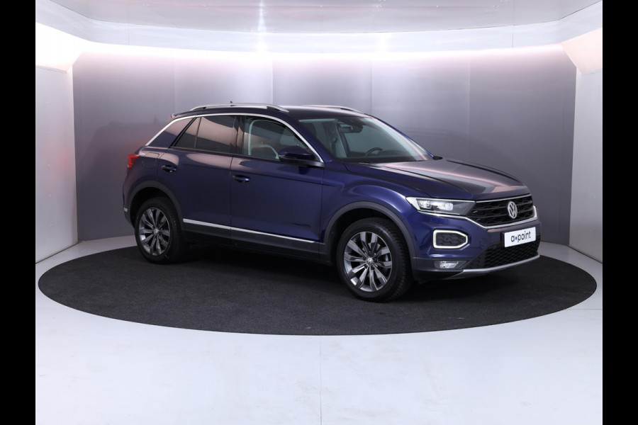 Volkswagen T-Roc 1.5 TSI Sport 150 pk Automaat (DSG) | Navigatie | Parkeersensoren | Achteruitrijcamera | Adaptieve cruise control | LED koplampen |