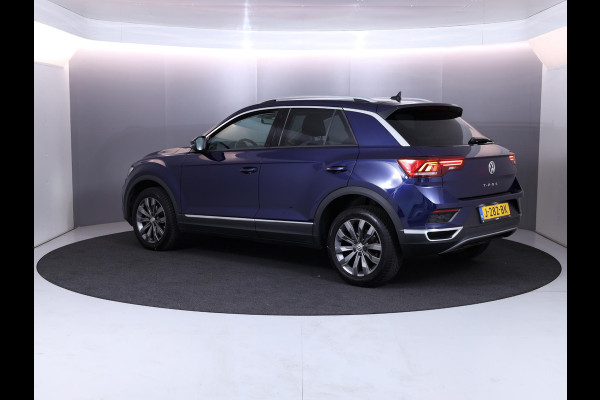 Volkswagen T-Roc 1.5 TSI Sport 150 pk Automaat (DSG) | Navigatie | Parkeersensoren | Achteruitrijcamera | Adaptieve cruise control | LED koplampen |
