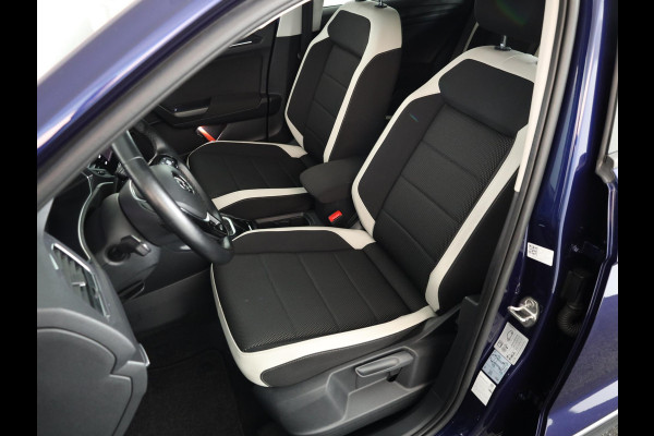 Volkswagen T-Roc 1.5 TSI Sport 150 pk Automaat (DSG) | Navigatie | Parkeersensoren | Achteruitrijcamera | Adaptieve cruise control | LED koplampen |