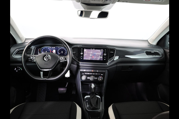 Volkswagen T-Roc 1.5 TSI Sport 150 pk Automaat (DSG) | Navigatie | Parkeersensoren | Achteruitrijcamera | Adaptieve cruise control | LED koplampen |