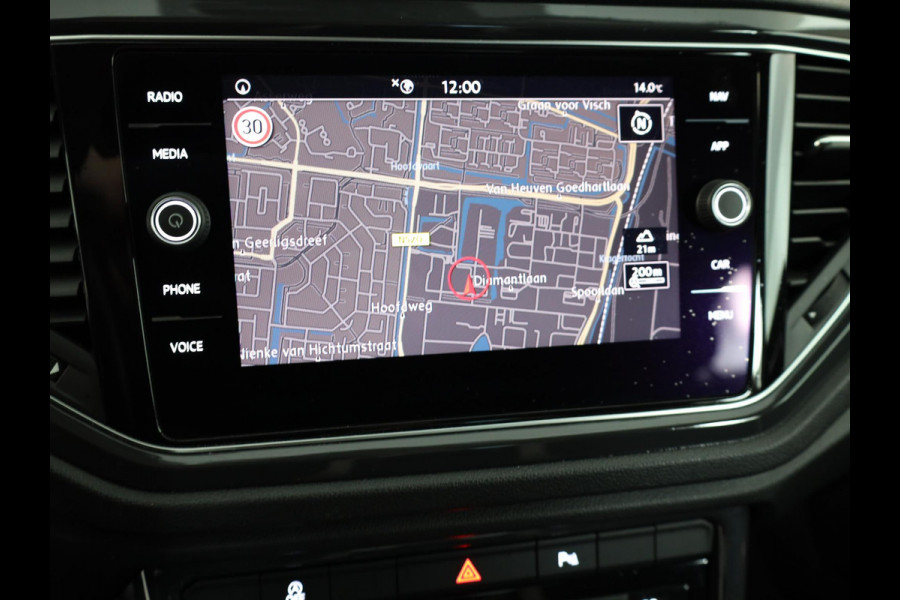 Volkswagen T-Roc 1.5 TSI Sport 150 pk Automaat (DSG) | Navigatie | Parkeersensoren | Achteruitrijcamera | Adaptieve cruise control | LED koplampen |