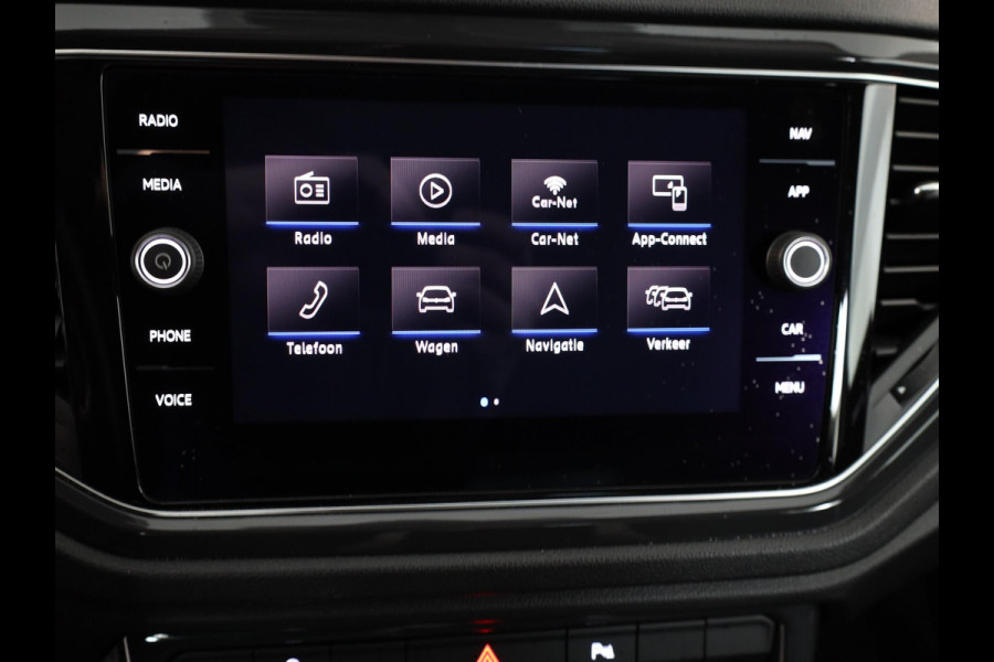 Volkswagen T-Roc 1.5 TSI Sport 150 pk Automaat (DSG) | Navigatie | Parkeersensoren | Achteruitrijcamera | Adaptieve cruise control | LED koplampen |