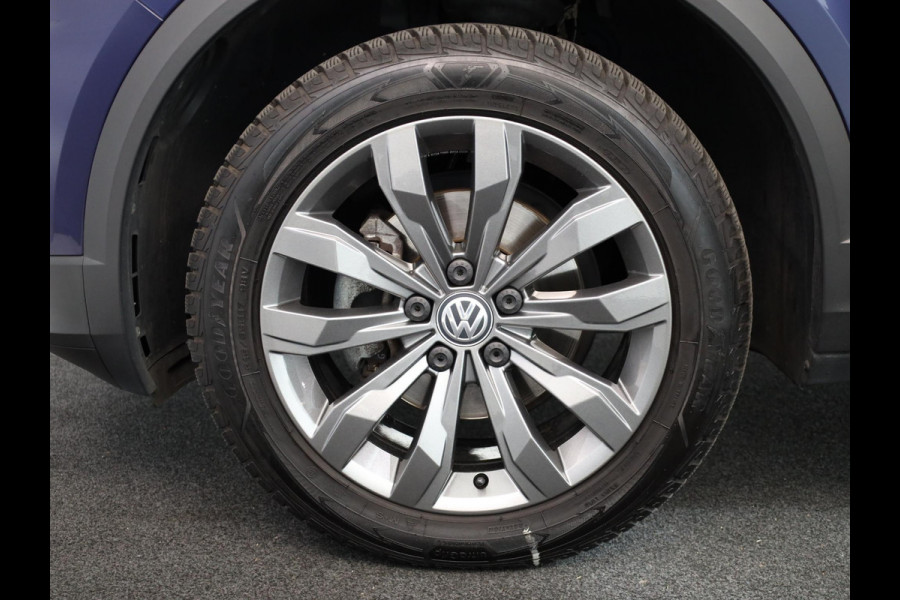Volkswagen T-Roc 1.5 TSI Sport 150 pk Automaat (DSG) | Navigatie | Parkeersensoren | Achteruitrijcamera | Adaptieve cruise control | LED koplampen |