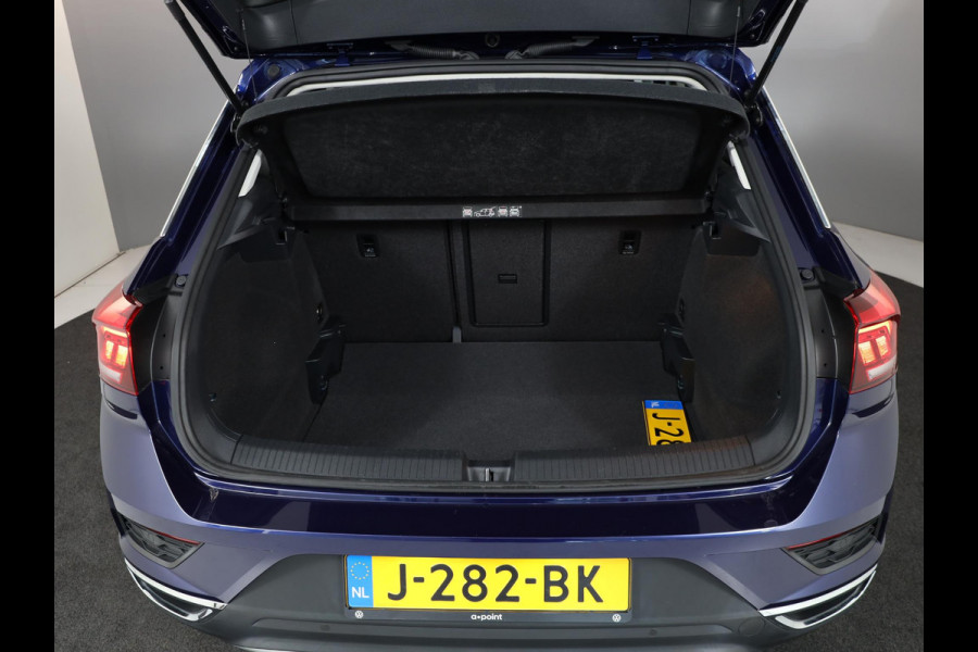 Volkswagen T-Roc 1.5 TSI Sport 150 pk Automaat (DSG) | Navigatie | Parkeersensoren | Achteruitrijcamera | Adaptieve cruise control | LED koplampen |
