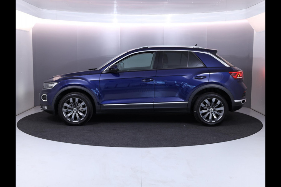 Volkswagen T-Roc 1.5 TSI Sport 150 pk Automaat (DSG) | Navigatie | Parkeersensoren | Achteruitrijcamera | Adaptieve cruise control | LED koplampen |