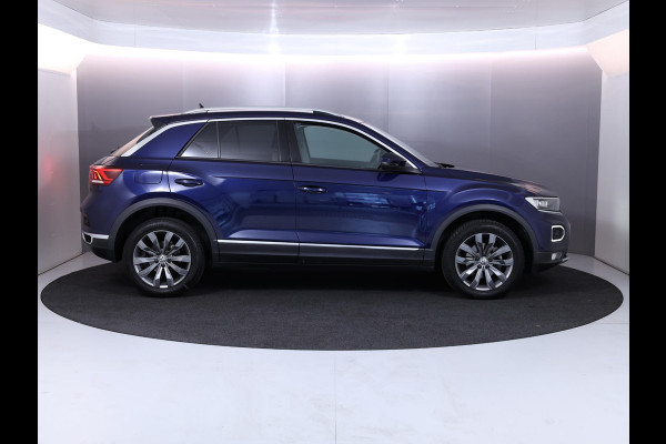 Volkswagen T-Roc 1.5 TSI Sport 150 pk Automaat (DSG) | Navigatie | Parkeersensoren | Achteruitrijcamera | Adaptieve cruise control | LED koplampen |
