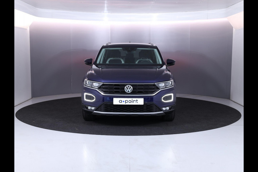 Volkswagen T-Roc 1.5 TSI Sport 150 pk Automaat (DSG) | Navigatie | Parkeersensoren | Achteruitrijcamera | Adaptieve cruise control | LED koplampen |
