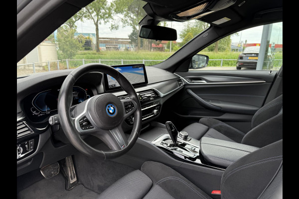 BMW 5 Serie 520e Aut. M-Sport Xenon-LED | Navi | BMW Laser | Alcantara |