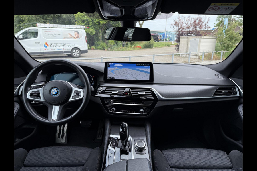BMW 5 Serie 520e Aut. M-Sport Xenon-LED | Navi | BMW Laser | Alcantara |