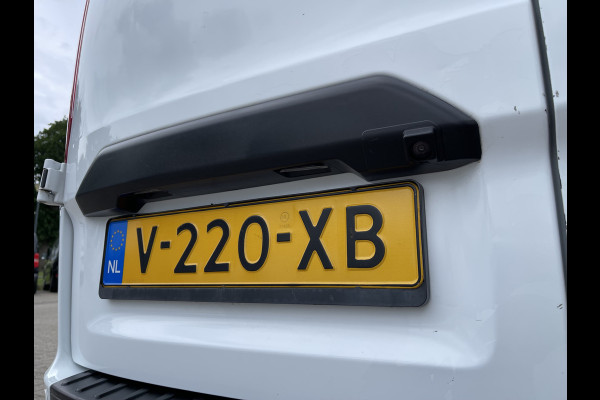 Ford Transit Custom 280 2.0 TDCI L1H1 Trend / vaste prijs rijklaar € 14.950 ex btw / euro 6 diesel / bpm vrij / lease vanaf € 252 / airco / cruise / navi / trekhaak / imperial / camera !