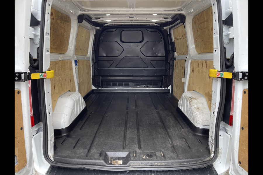 Ford Transit Custom 280 2.0 TDCI L1H1 Trend / vaste prijs rijklaar € 14.950 ex btw / euro 6 diesel / bpm vrij / lease vanaf € 252 / airco / cruise / navi / trekhaak / imperial / camera !