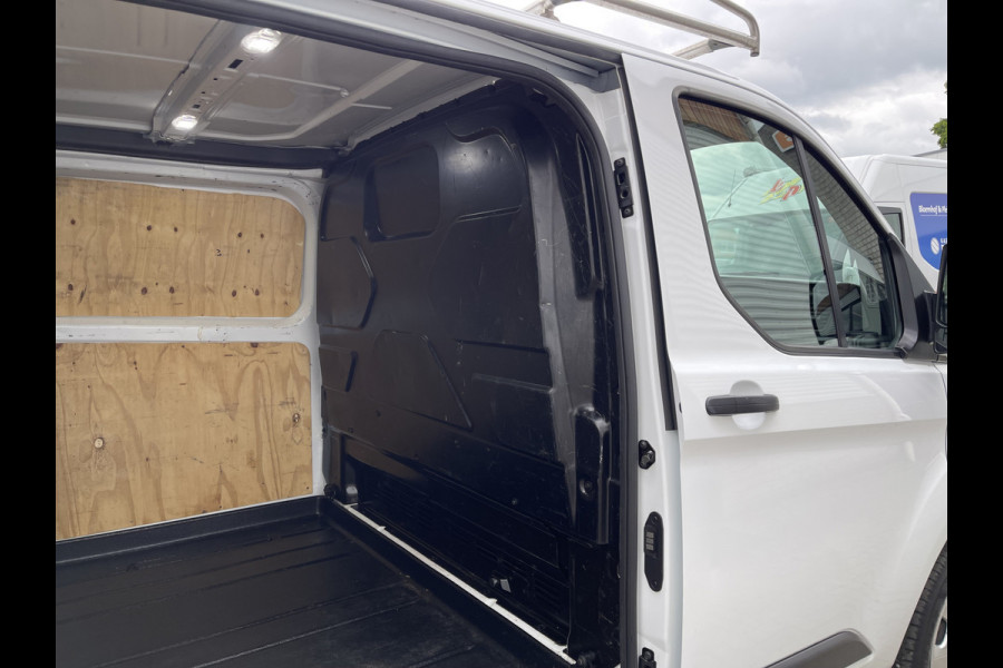 Ford Transit Custom 280 2.0 TDCI L1H1 Trend / vaste prijs rijklaar € 14.950 ex btw / euro 6 diesel / bpm vrij / lease vanaf € 252 / airco / cruise / navi / trekhaak / imperial / camera !