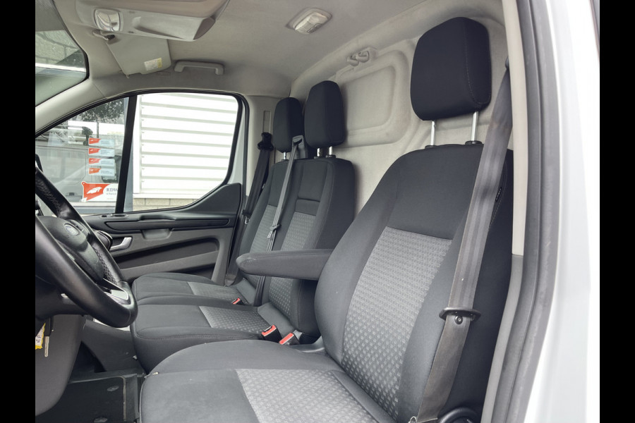 Ford Transit Custom 280 2.0 TDCI L1H1 Trend / vaste prijs rijklaar € 14.950 ex btw / euro 6 diesel / bpm vrij / lease vanaf € 252 / airco / cruise / navi / trekhaak / imperial / camera !