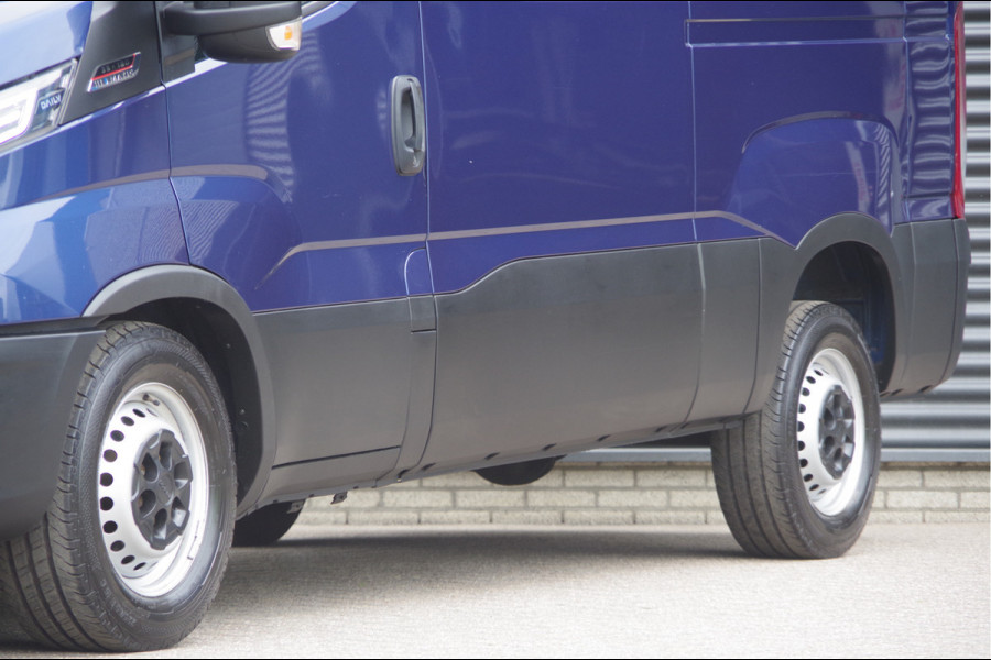 Iveco Daily 35S18HV 3.0 352L H3 180PK AUT. LED, 3.5T TREKHAAK, CAMERA, NAVI, CRUISE, CLIMA, NL AUTO, NAP