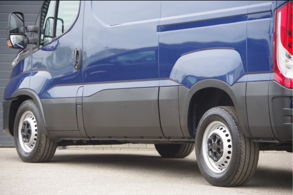 Iveco Daily 35S18HV 3.0 352L H3 180PK AUT. LED, 3.5T TREKHAAK, CAMERA, NAVI, CRUISE, CLIMA, NL AUTO, NAP