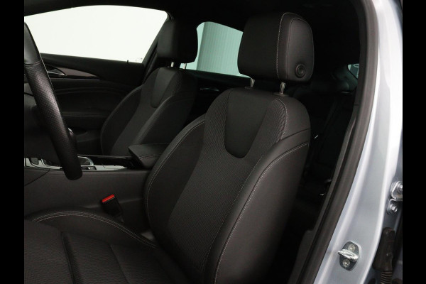Opel Insignia 1.5 Turbo Executive | OPC Line | Matrix LED | Camera | Stuurverwarming | Carplay | Keyless | Comfortstoelen | Navigatie | Climate control | Getint glas