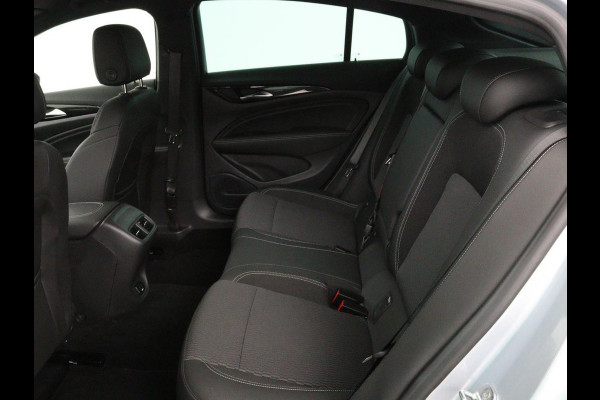 Opel Insignia 1.5 Turbo Executive | OPC Line | Matrix LED | Camera | Stuurverwarming | Carplay | Keyless | Comfortstoelen | Navigatie | Climate control | Getint glas