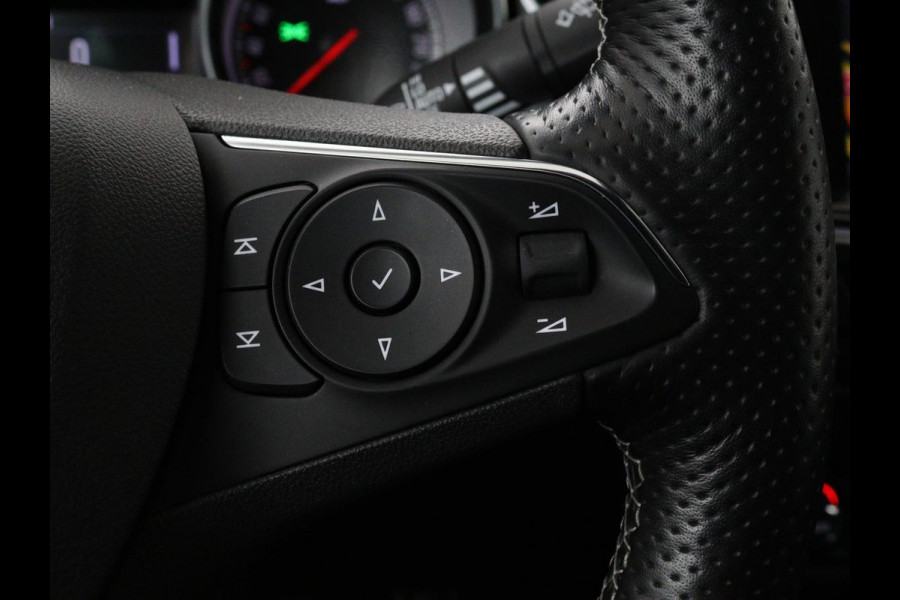 Opel Insignia 1.5 Turbo Executive | OPC Line | Matrix LED | Camera | Stuurverwarming | Carplay | Keyless | Comfortstoelen | Navigatie | Climate control | Getint glas